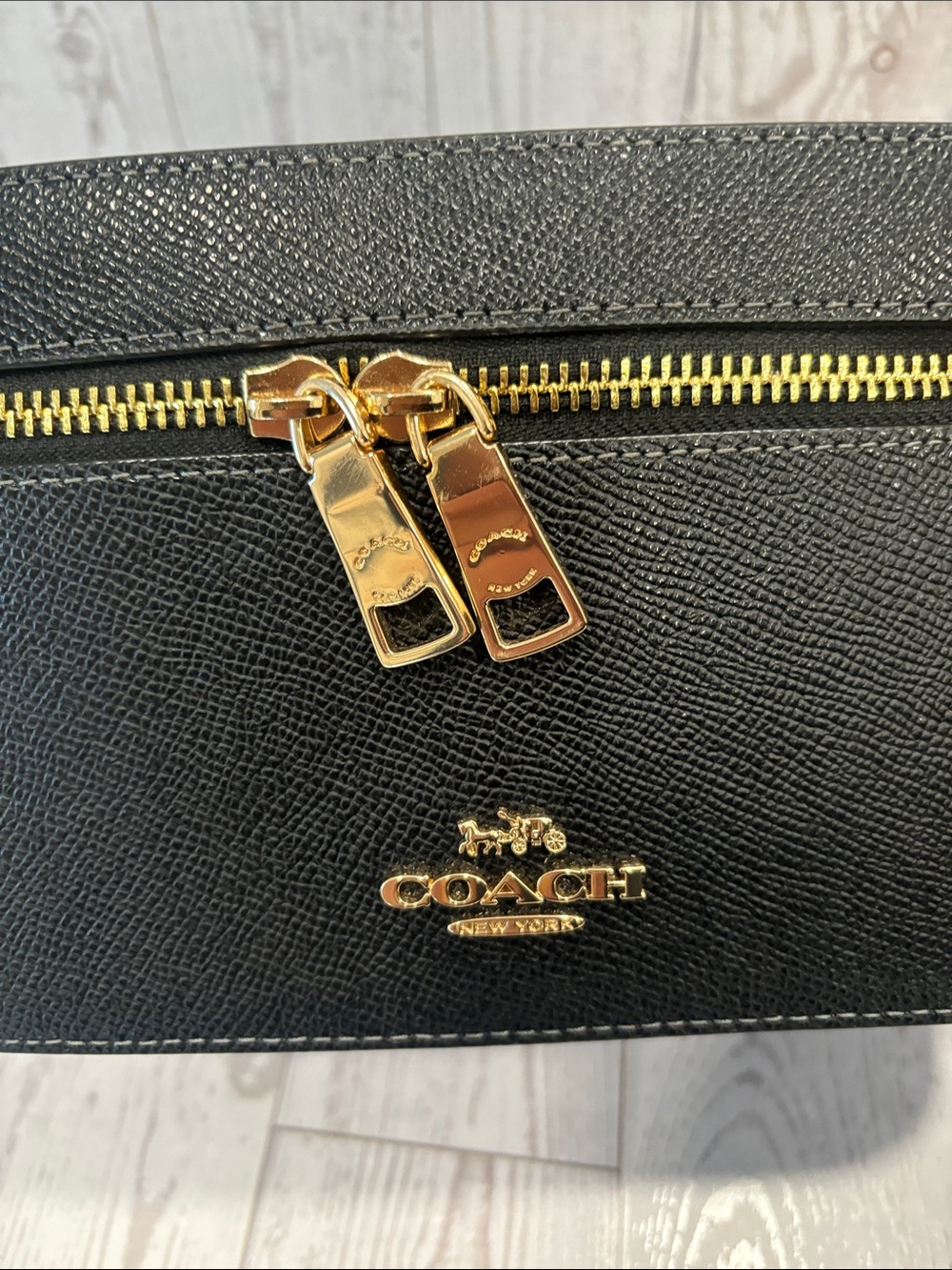 Coach Black Leather Vanity Case with Gold Hardware - Picture 2 of 11
